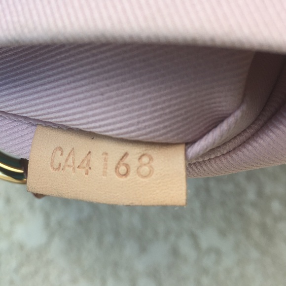 Louis Vuitton Lymington bag❌PRICE FIRM❌ - Picture 3 of 11